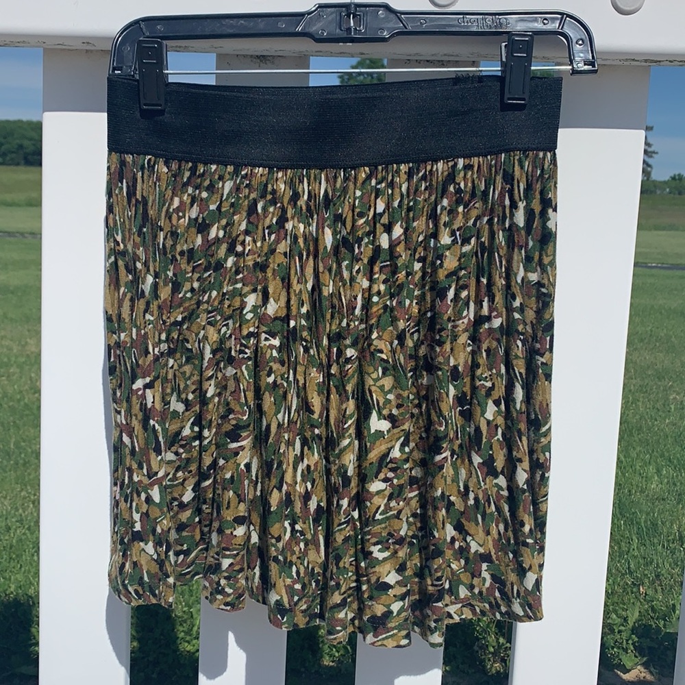2 for $10.. Cute Camo skirt and V neck Beige - Picture 2 of 7